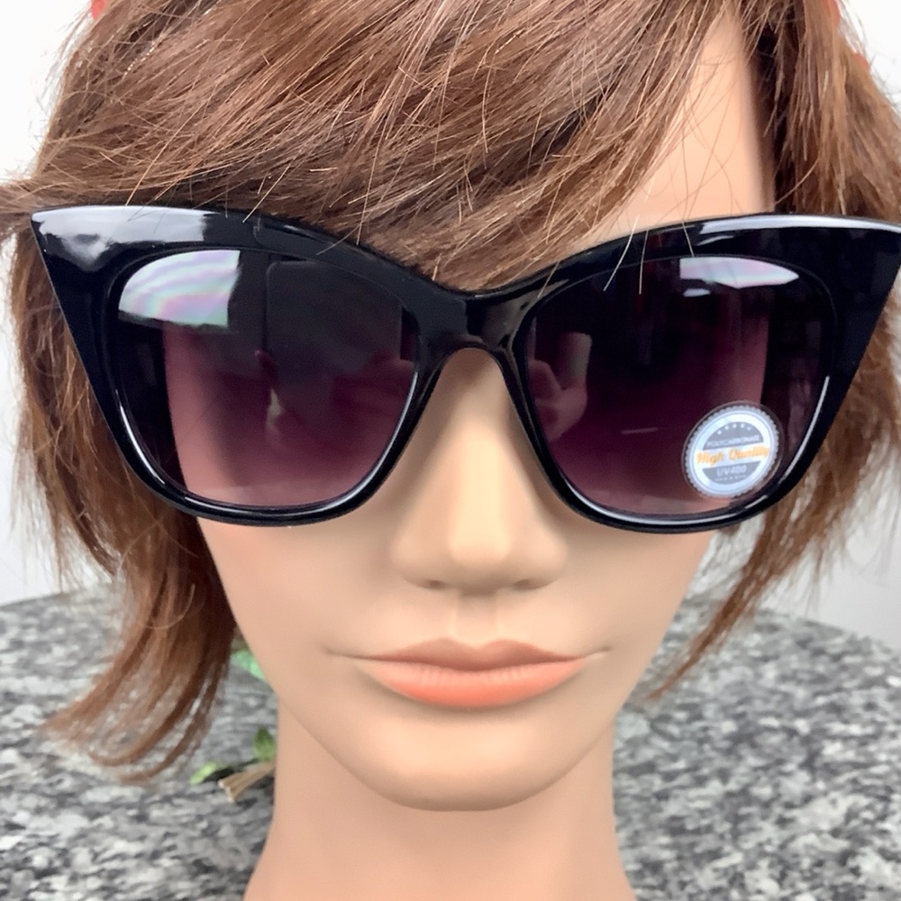 Oversized Cat Eye Black Frame Sunglasses